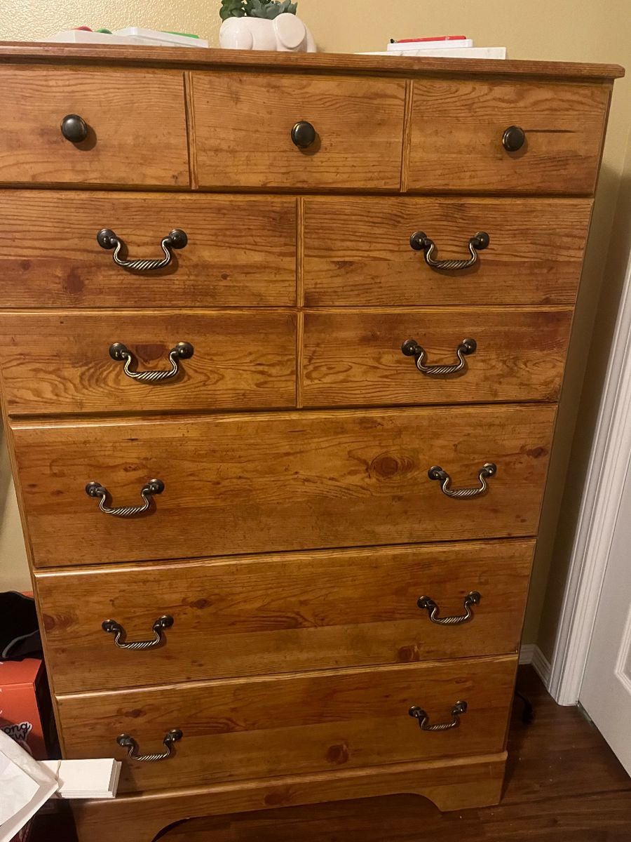 Chest of Drawers 
$250