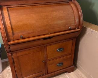 Stunning, small Roll Top Desk
$130