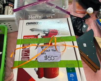 Brand new Pneumatic Rivet Tool w accessories 