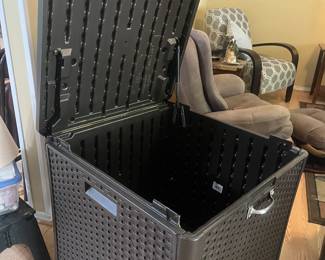 Open mouth of hamper