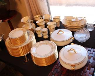 More lenox porcelain dishes