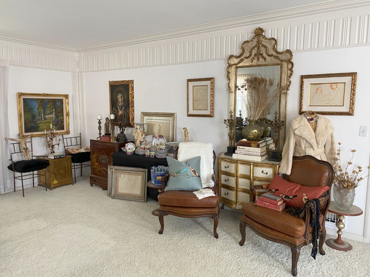 ELEGANT ESTATE SALE IN THE GLENDALE HILLS... starts on 6/1/2024