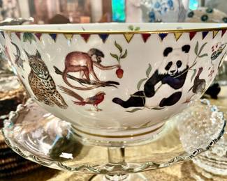 LYNN CHASE LARGE ANIMAL BOWL.  