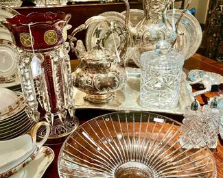 BEAUTIFUL SILVER PLATE FIGURAL EAGLE COFFEE AND TEA POT. 