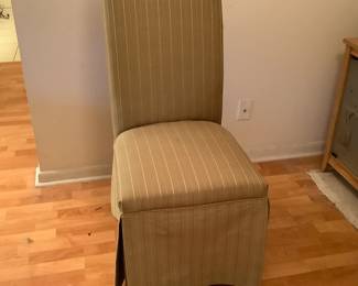 Slipper chair