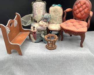 Dollhouse miniatures