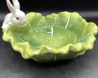 Bunny with cabbage bowl