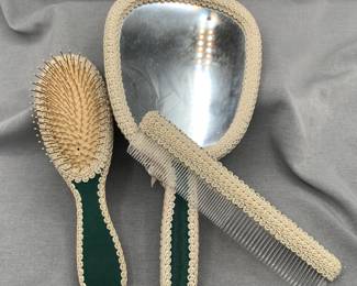 Part of the set with brush and comb