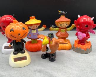 Solar activated motion toys