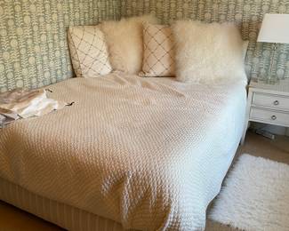 Platform bed 60” full