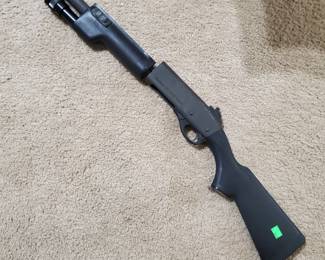 Remington 870 Police Magnum Shotgun.  No barrel.