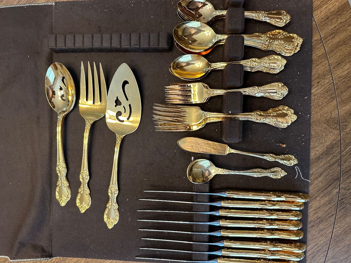 Gold flatware bar Rogers service for eight with serving pieces