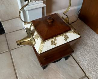 1950s teapot radio in Working condition