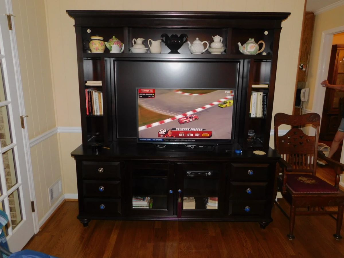 MAHOGANY ENTERTAINMENT CABINET