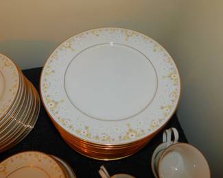 Noritake Dinnerware "Fragrance"