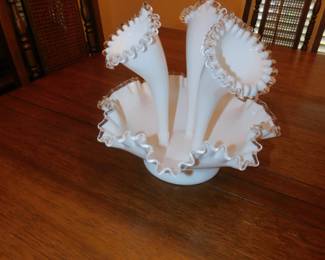 Vintage Fenton 3 Holder Epergne