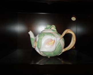 FITZ & FLOYD TEA POT