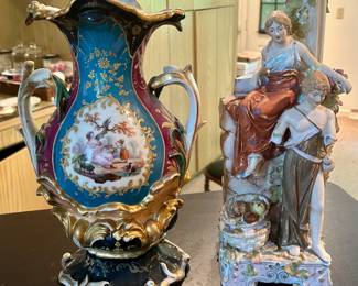 Decorative porcelain pieces