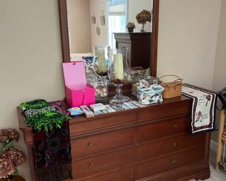 Thomasville Impressions Martinique King Size Bedroom Set