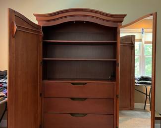 Thomasville Impressions Martinique King Size Bedroom Set