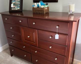 Thomasville Impressions Queen Size Bedroom Set