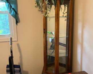 Nice corner curio
