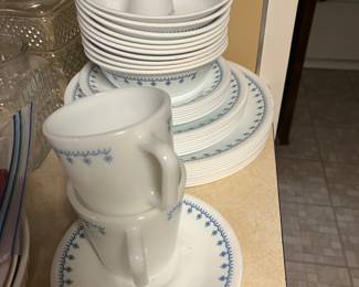 Snowflake garland dishes