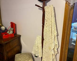 Coat rack, lace, foot stool