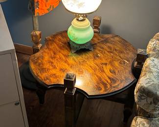 Vintage lamp and table 