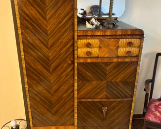 Stunning art deco dresser in fantastic condition