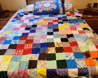 Queen Bed - Vintage Handmade Quilt
