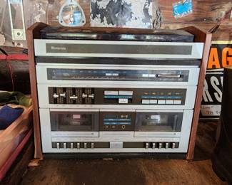 Vintage Stereo with Turn Table