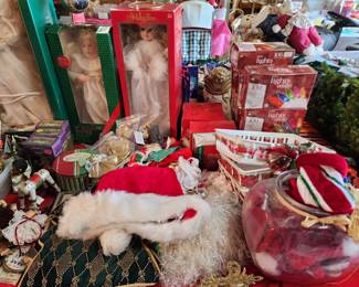 Yes we have more Christmas Decor