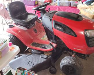 Snapper Riding Lawnmower - Runs good!