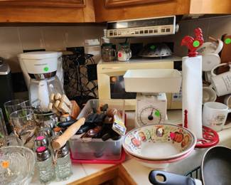 Small Microwave- More Kitchen Items