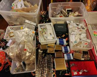 Lots of Jewelry