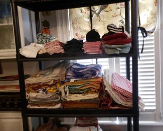 NAPKINS, TABLECLOTHS & KITCHEN LINENS