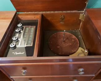 VINTAGE STEREO CONSOLE 