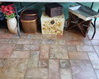 BASKETS AND STORAGE PIECES