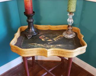 ROOSTER TABLE WITH CANDLES