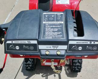 TROY-BILT STORM 2410 24" SNOW THROWER/BLOWER SELLS NEW OVER $1,000 OUR PRICE $300