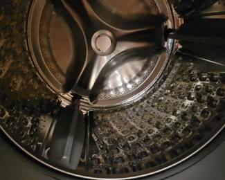 Samsung model.dvg45t6000w 7.5 cu. ft. gas dryer with sensor dry in white...new over $900.....OUR PRICE $300