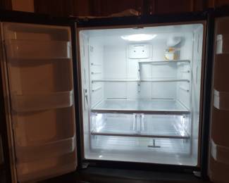 GE GNE27JYMFS 36" French Door Refrigerator with 27 cu. ft. Total Capacity Energy Star LED Lighting Internal Water Dispenser Spill-Proof Shelves in Fingerprint Resistant Stainless Steel New $1,400 to $1,700 our price $500. ice maker in lower half