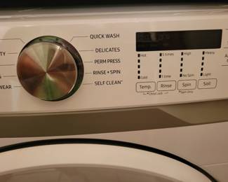 SAMSUNG WF45T6000AW 4.5 cu. ft. Front Load Washer with Vibration Reduction Technology+ in White $640 new......our price $300 stackable