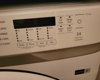 SAMSUNG WF45T6000AW 4.5 cu. ft. Front Load Washer with Vibration Reduction Technology+ in White $640 new......our price $300 stackable