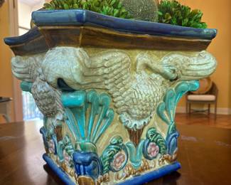 Majolica style planter 