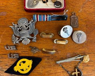 Military Metals and Pins