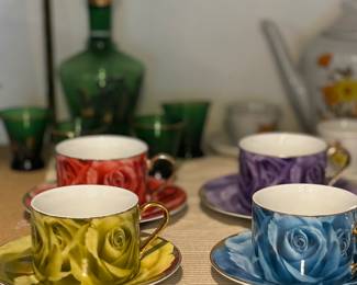 Love these Cup and Saucers.  Beautiful colors. NIB Set of 4 Napoli Rose German Desisgn