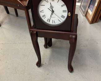 End Table with working battery operated clock