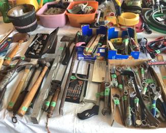 Lots of small handled tools